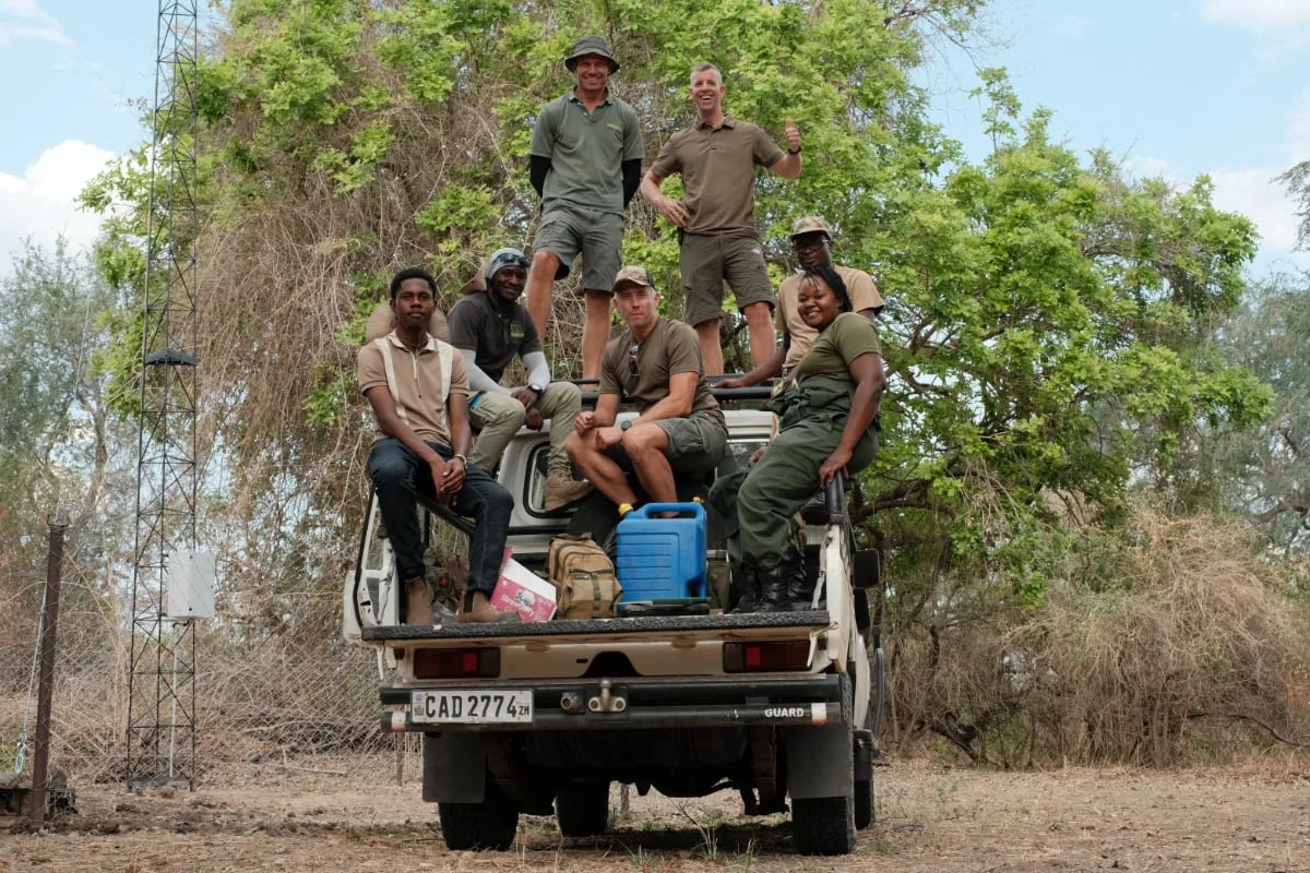 Ranger en apparatuur in South Luangwa, Zambia