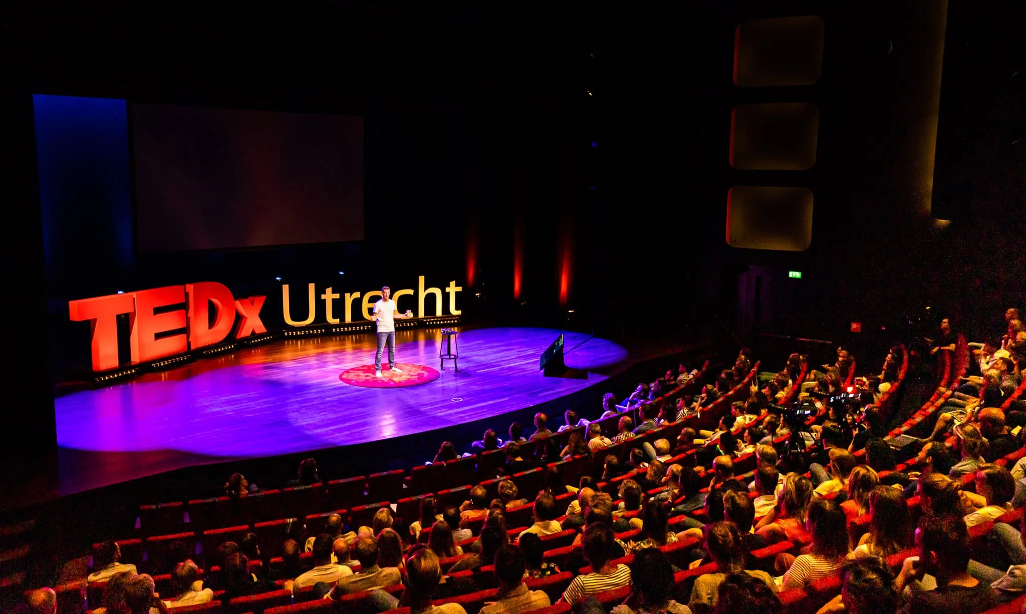 Thijs Suijten op het TEDx-podium